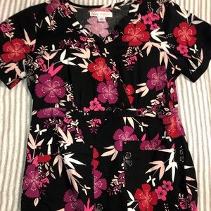 XS Koi Stretch scrub top